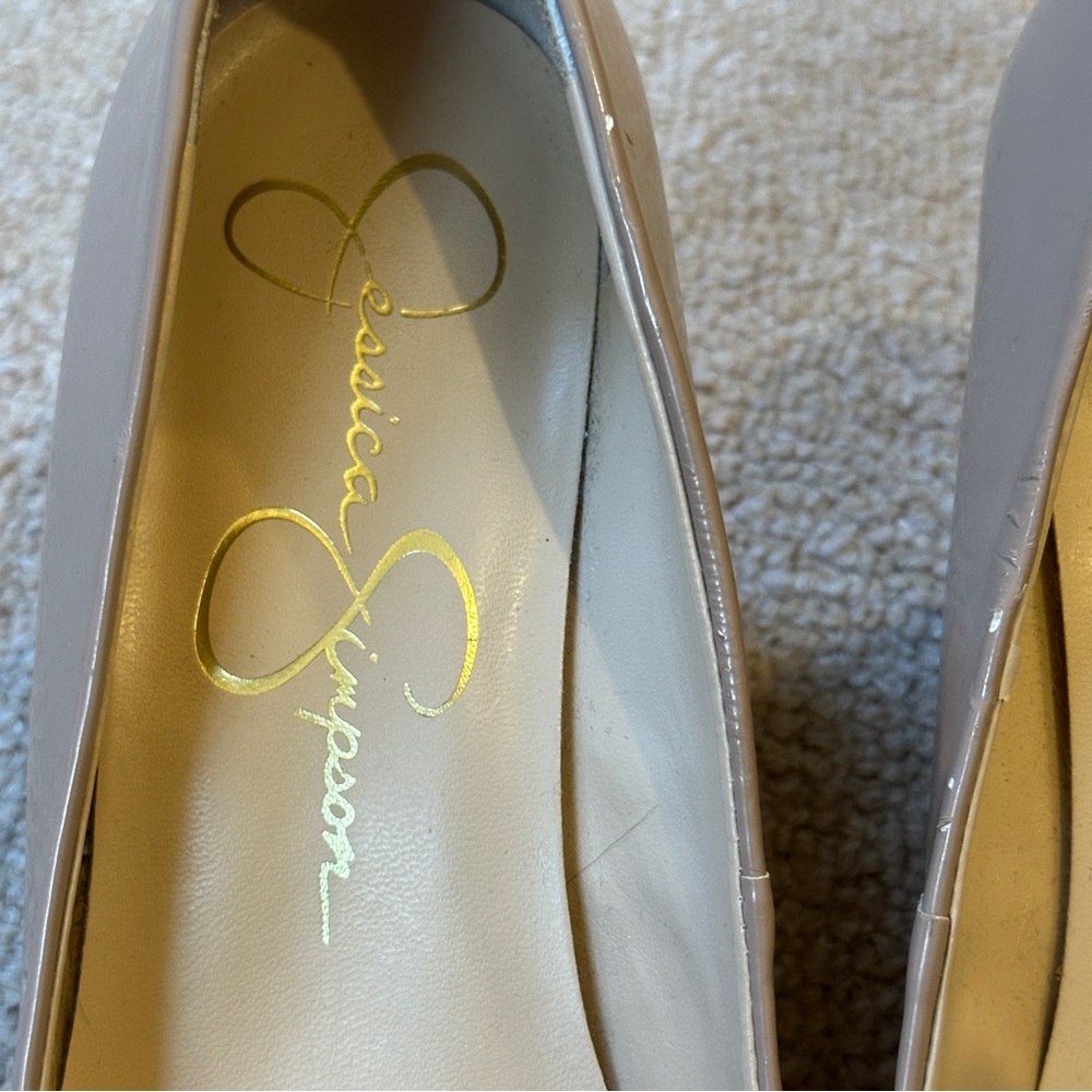 Jessica Simpson Tan Nude Wedge Heels - size 8 - Classic Style READ DESCRIPTION - Picture 3 of 15